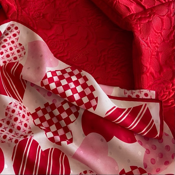 💕 Talbots & Liz Claiborne, Vintage Be My Valentine Scarf & Wristlet Bundle - Picture 4 of 16